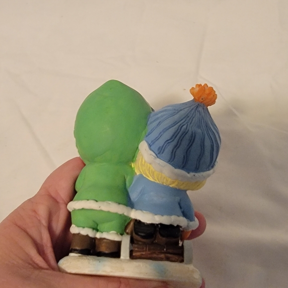 Tender Times figurine Ceramic Boy and Girl Bundeled In Coats - Picture 6 of 8